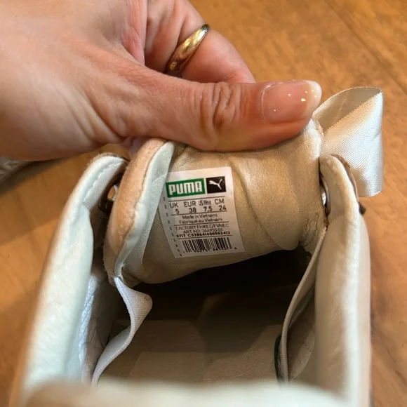 Puma Sneakers with Ribbon Laces - Picture 3 of 3